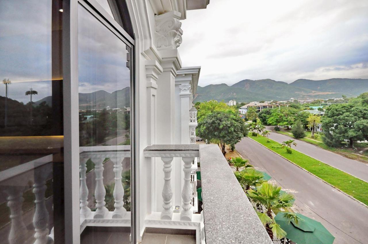 Crown Nguyen Hoang Hotel Nha Trang Extérieur photo